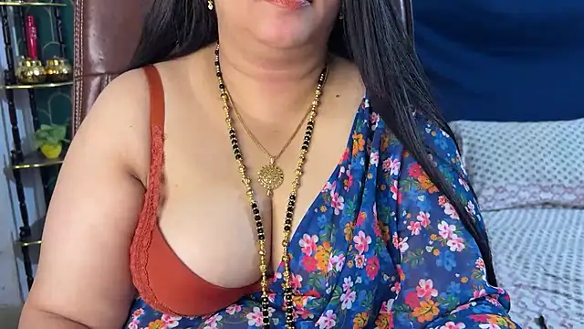 FlatVincy4 online show from July 6, 2026, 4:08 am