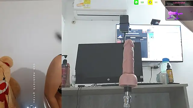Snapshot of mariana_1_ chatting on February 12, 2025, 7:44 am mariana 1  online show from February 12, 2025, 7:44 am