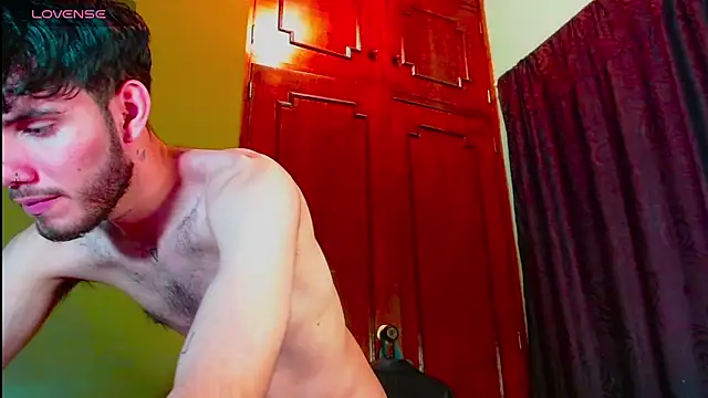 gato444  online show from February 5, 2025, 6:02 am