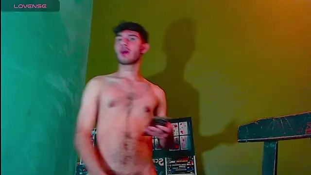 gato444  online show from January 10, 2025, 7:43 pm