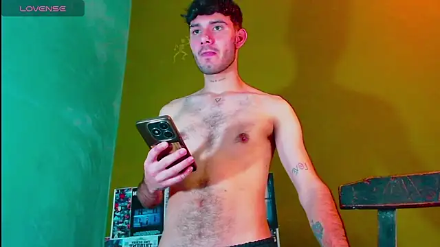 gato444  online show from January 9, 2025, 7:18 pm