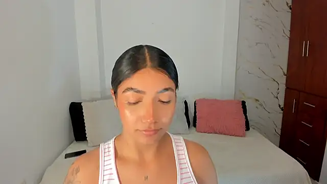 martina roldam online show from July 21, 2026, 1:41 am