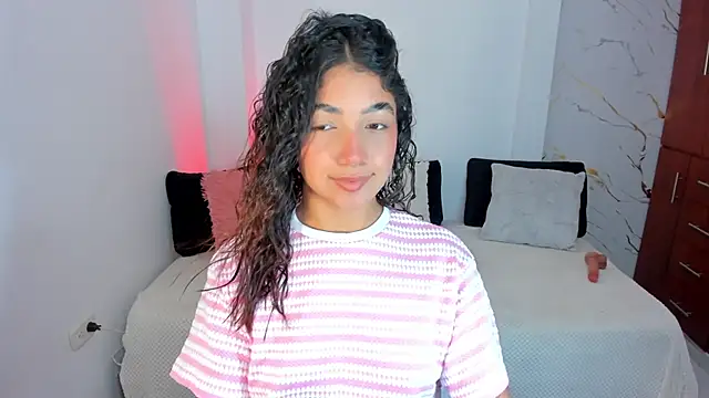 martina roldam online show from May 28, 2026, 1:46 am