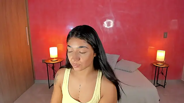 martina roldam online show from August 3, 2026, 10:36 pm