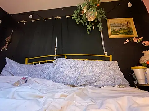 Spacetrvin online show from January 7, 2025, 2:31 am