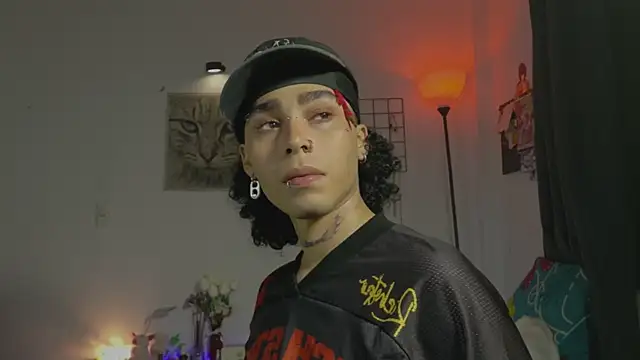 seven7xis online show from March 29, 2026, 4:36 am