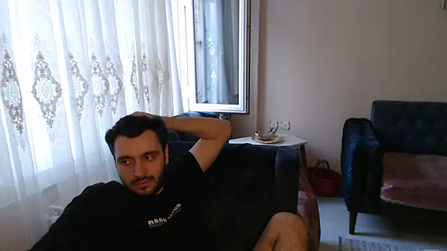 handsomeee04 online show from June 2, 2026, 3:06 am