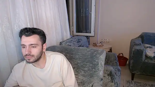 handsomeee04 online show from May 15, 2026, 11:25 pm