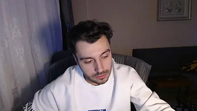 handsomeee04 online show from November 16, 2025, 10:13 pm