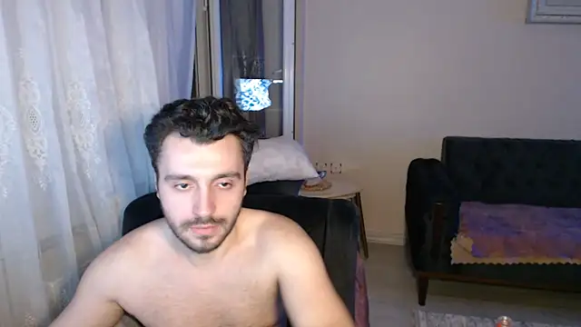 handsomeee04 online show from June 4, 2026, 9:19 pm