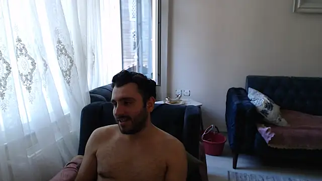 handsomeee04 online show from June 4, 2026, 5:56 am