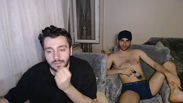 handsomeee04 online show from June 8, 2026, 1:28 am