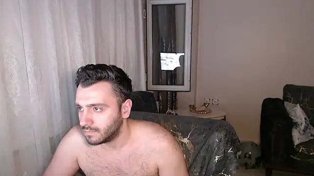 handsomeee04 online show from July 5, 2026, 10:49 pm
