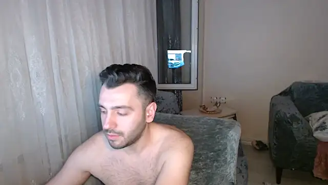 handsomeee04 online show from June 15, 2026, 9:14 pm