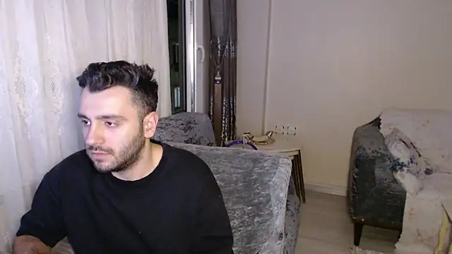 handsomeee04 online show from June 20, 2026, 7:52 pm