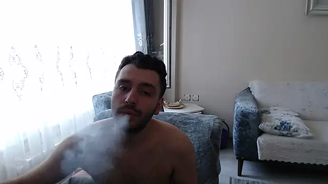 handsomeee04 online show from June 18, 2026, 12:21 pm