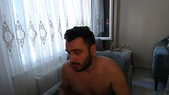 handsomeee04 online show from June 24, 2026, 4:27 pm