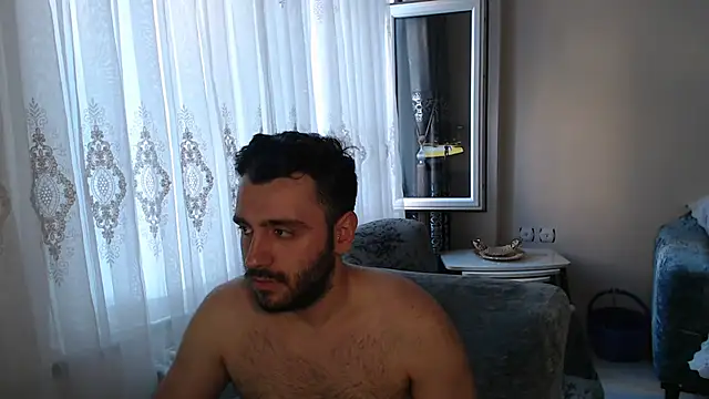 handsomeee04 online show from June 25, 2026, 5:07 pm