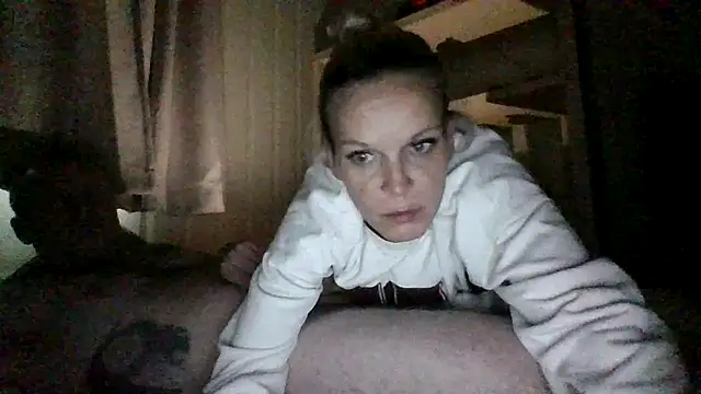 Snapshot of Kennethkine chatting on June 13, 2026, 3:26 am Kennethkine online show from June 13, 2026, 3:26 am