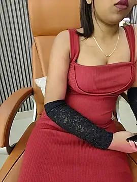 Little  Lia online show from June 6, 2026, 4:56 pm