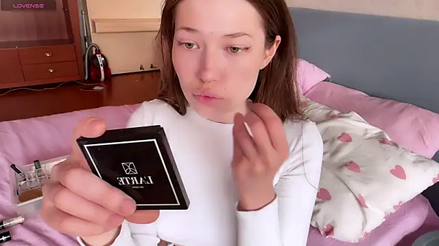 eva varnerr online show from July 8, 2026, 3:41 am