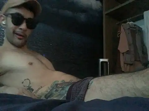 Snapshot of ArabianAsian chatting on November 10, 2025, 6:51 am ArabianAsian online show from November 10, 2025, 6:51 am