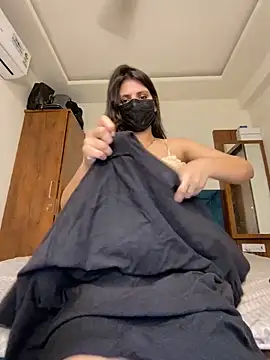 Snapshot of ahista chatting on April 14, 2026, 6:13 pm ahista online show from April 14, 2026, 6:13 pm