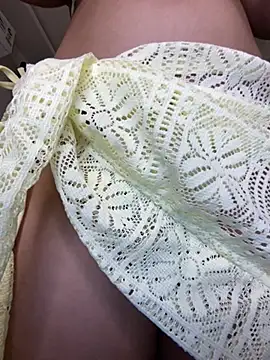 Snapshot of ahista chatting on April 15, 2026, 5:06 pm ahista online show from April 15, 2026, 5:06 pm