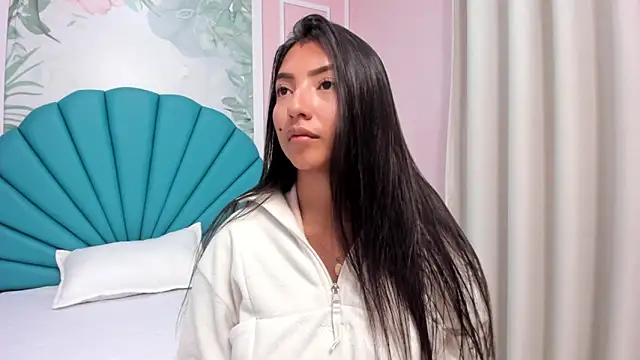 Snapshot of Daphne_Fox_ chatting on March 1, 2025, 2:15 am Daphne Fox online show from March 1, 2025, 2:15 am