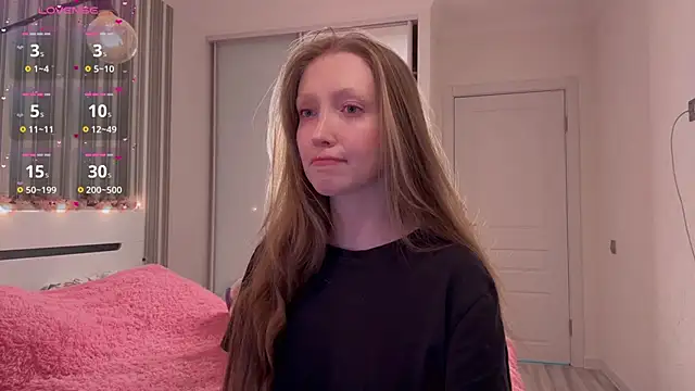 Snapshot of Awwwrora chatting on February 25, 2026, 3:34 pm Awwwrora online show from February 25, 2026, 3:34 pm