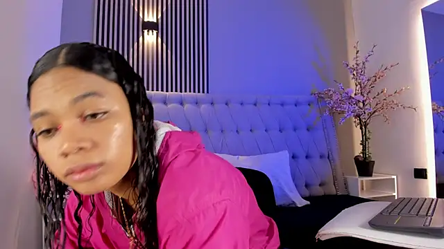 GysellHanson online show from December 2, 2025, 11:34 am