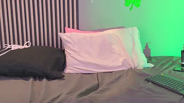 GysellHanson online show from April 1, 2026, 1:41 pm