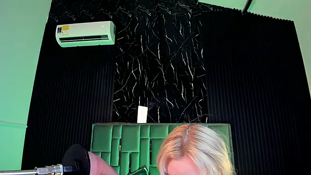 LolaAngellx online show from September 23, 2025, 8:38 pm