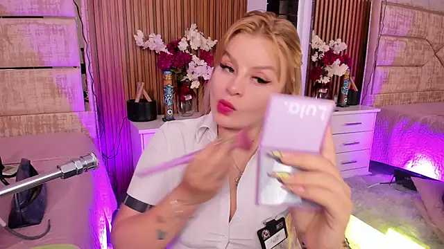 LolaAngellx online show from February 20, 2026, 9:06 pm