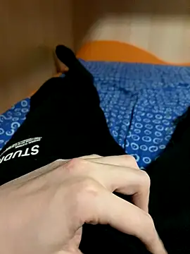 Snapshot of Dvddd chatting on November 27, 2025, 6:19 pm Dvddd online show from November 27, 2025, 6:19 pm