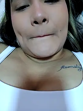 Snapshot of MiaLaurents chatting on January 7, 2025, 1:28 am MiaLaurents online show from January 7, 2025, 1:28 am