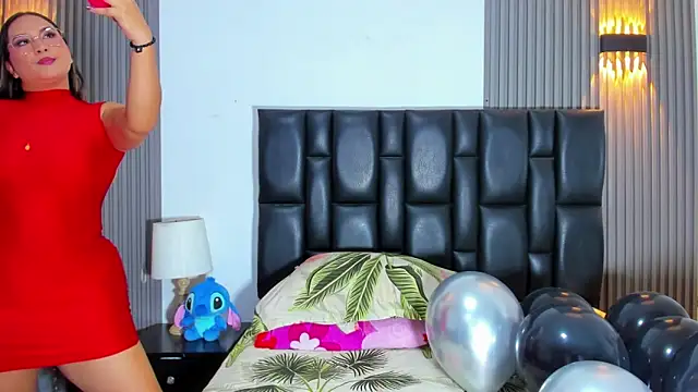 Snapshot of MiaLaurents chatting on September 14, 2025, 7:58 pm MiaLaurents online show from September 14, 2025, 7:58 pm