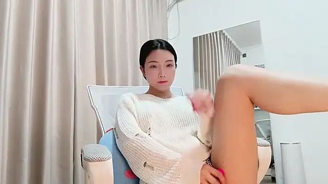 Lucky-kaka999 online show from April 13, 2026, 4:05 am