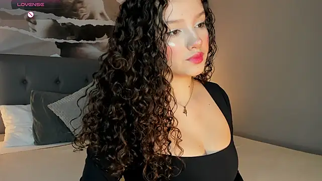 LucyLovelyy online show from June 1, 2026, 2:23 am