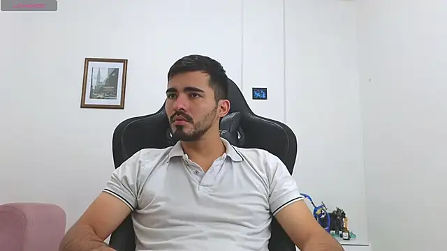 Massimoo 07 online show from October 31, 2025, 7:54 pm