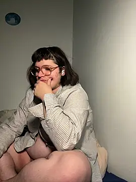 Snapshot of _dwhorekin_ chatting on September 25, 2025, 8:37 pm  dwhorekin  online show from September 25, 2025, 8:37 pm