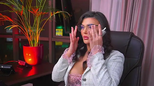 myakalifa online show from January 31, 2025, 7:51 pm