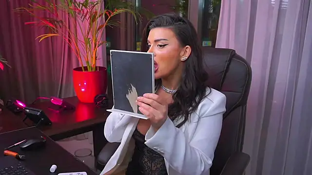 myakalifa online show from February 2, 2025, 7:35 pm