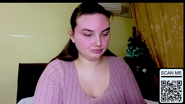 Snapshot of Dreamyblushfairy chatting on February 9, 2026, 6:17 pm Dreamyblushfairy online show from February 9, 2026, 6:17 pm