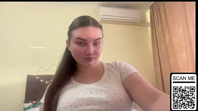 Dreamyblushfairy online show from November 19, 2025, 1:33 pm