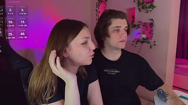 RobertAndLinela online show from June 23, 2026, 10:46 am