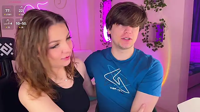 RobertAndLinela online show from November 24, 2025, 4:07 pm