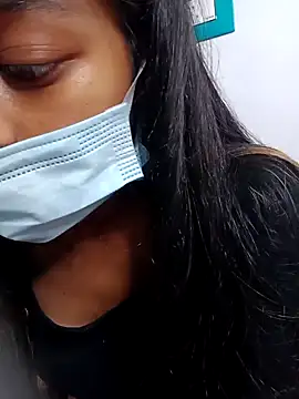 Snapshot of Alpha-QueeN chatting on December 25, 2024, 11:43 am Alpha-QueeN online show from December 25, 2024, 11:43 am