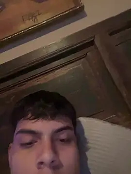 Snapshot of leandrollst_3 chatting on February 8, 2026, 8:28 pm leandrollst 3 online show from February 8, 2026, 8:28 pm