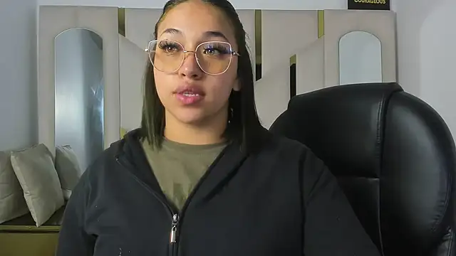 IsabellRodriguez18 online show from January 13, 2026, 4:27 am